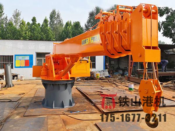 江西新余甲板起重機(jī)廠家船用起重機(jī)如何進(jìn)行裝卸貨物？